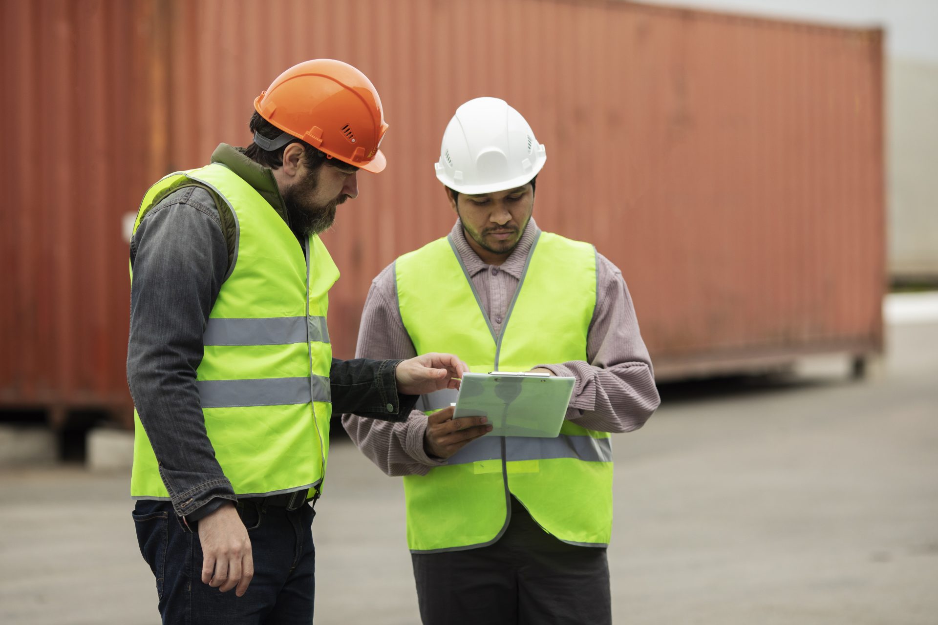 medium-shot-men-wearing-neon-vests